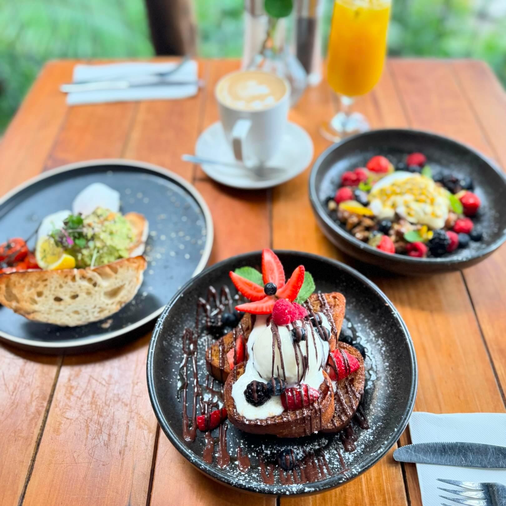 Breakfast spots in montville